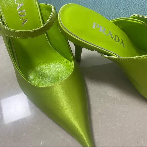 Prada Women's Vibrant Green Satin Heels - Picture 1 of 5